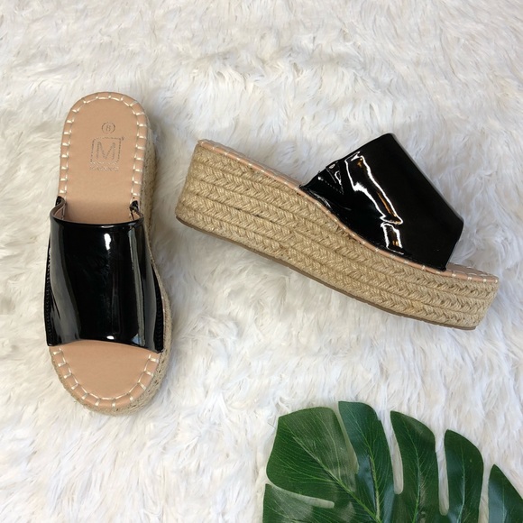 Maker’s Shoes - 🖤3/$20 Maker’s Black Espadrille Platform Sandals
